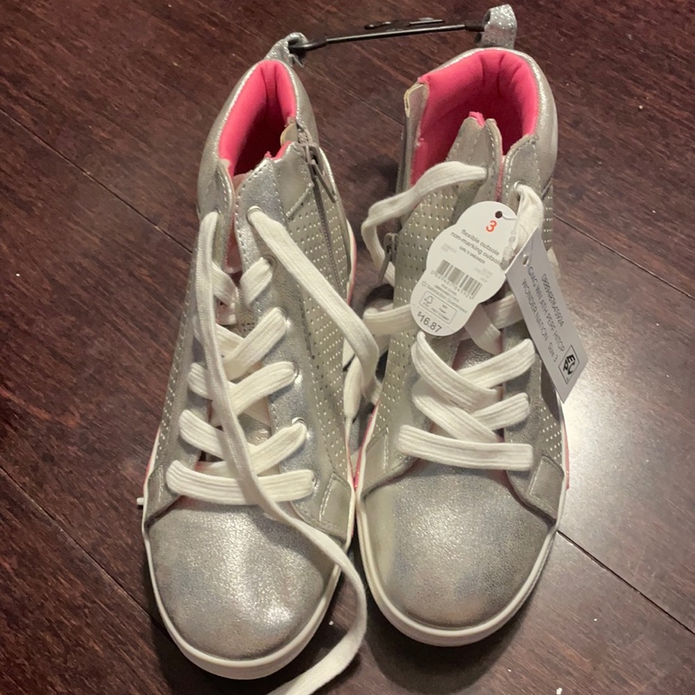 Girl shoes size 3